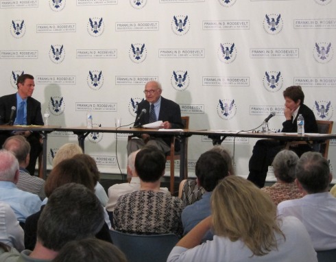 Historians Michael Beschloss, James MacGregor Burns and Susan Dunn discuss the legacy of Franklin Roosevelt at the 2011 Reading Festival.